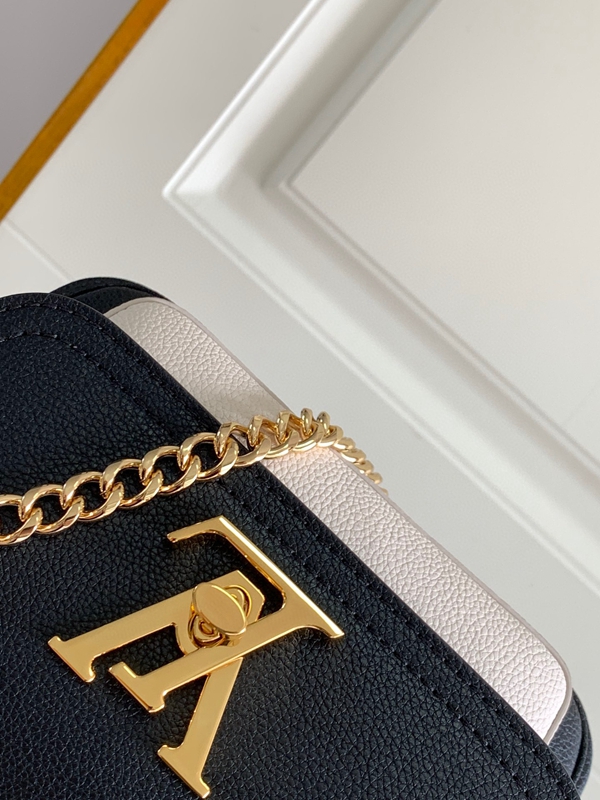 ルイヴィトンバッグ着用イメージ